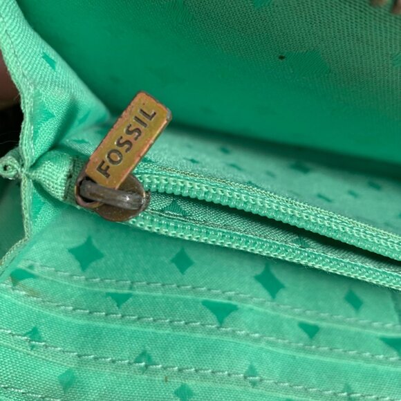 Fossil Explorer Womens Teal Leather Bifold Wallet Zip-Around Clutch Snap Flap - Picture 9 of 9